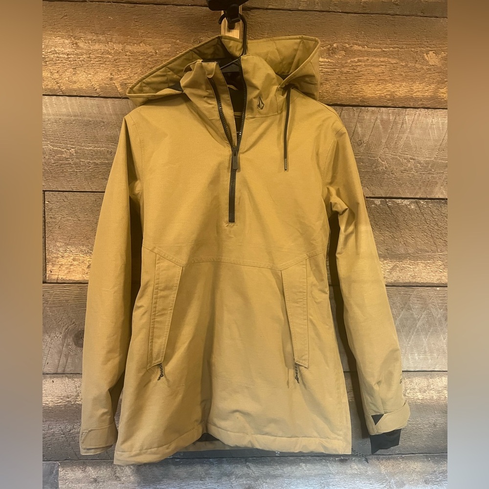Volcum Women’s fern insulated Gore-Tex pullover